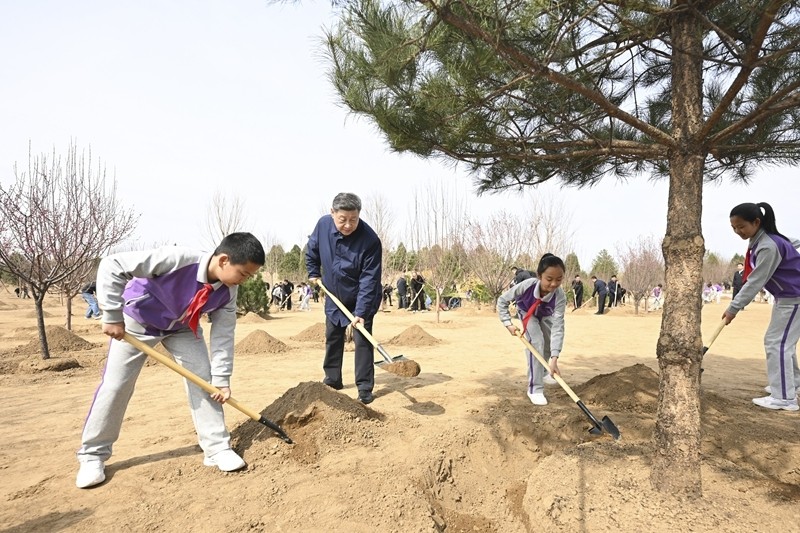 習近平在參加首都義務植樹活動時強調：為山川大地增添錦繡 讓中國式現代化底色更加亮麗